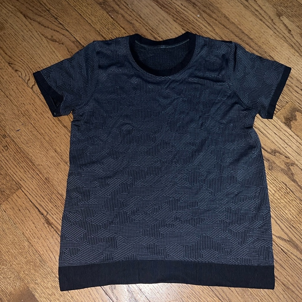 Lululemon Swiftly Tech Breathe